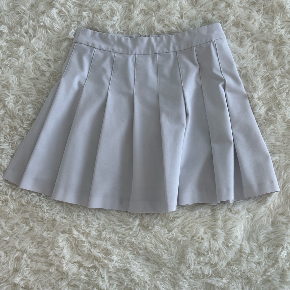 Aritzia - White Pleated Mini Skirt